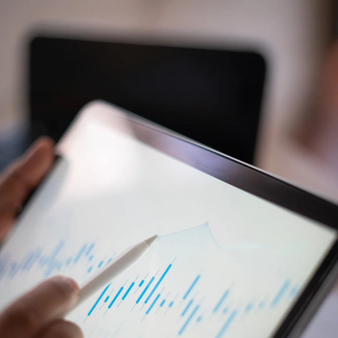 Análisis de mercado en una tablet